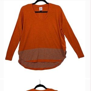 CAbi Orange hang out Tee in Large